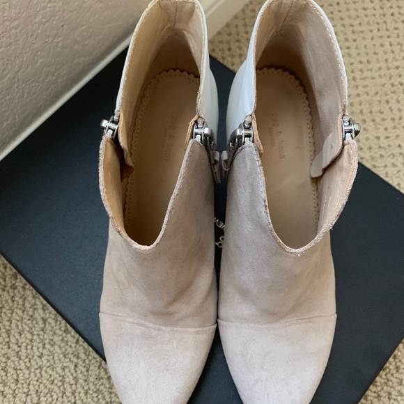 Stylish Two-Tone Ankle Boots - Picture 4 of 6